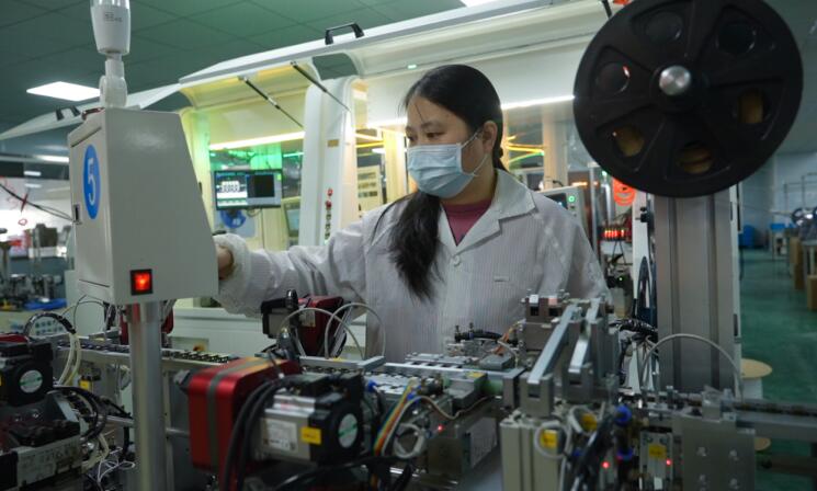 銅陵市郊區(qū) 以研發(fā)技改賦能，電子科技引領“老制造”邁向“智慧工廠”