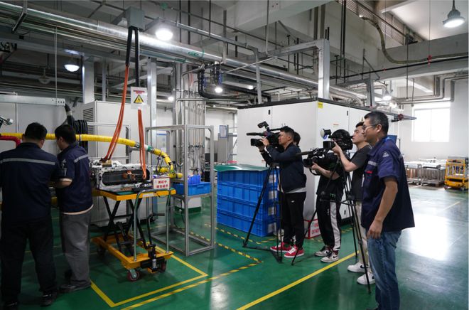 強化國際傳播，共繪發(fā)展新篇 中外媒體聚焦奉賢電子科技研發(fā)助推經(jīng)濟高質(zhì)量發(fā)展
